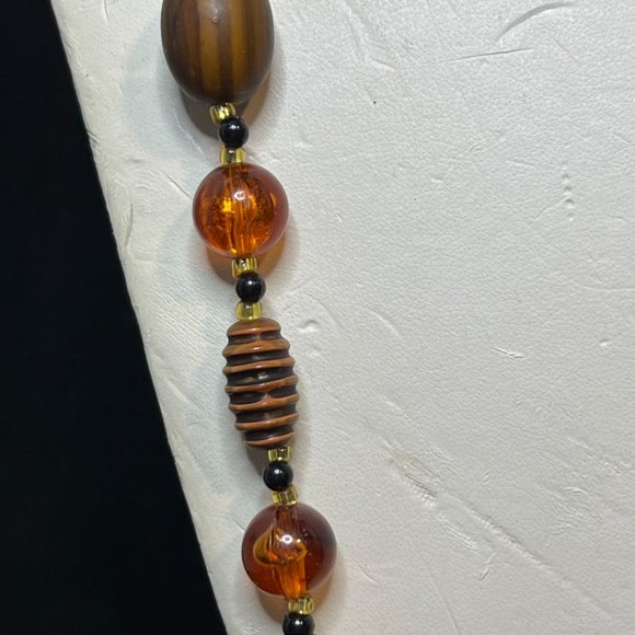 Vintage Single Strand Gold Tone Wooden & Orange Plastic Bead Necklace 33" (3893) - Picture 2 of 7